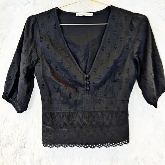 Abercrombie & Fitch Tops - Abercrombie & Fitch embroidered lace trim boho blouse